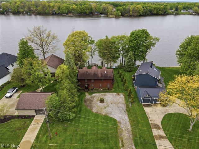 1537 Lake Crest Drive, Roaming Shores, OH 44084