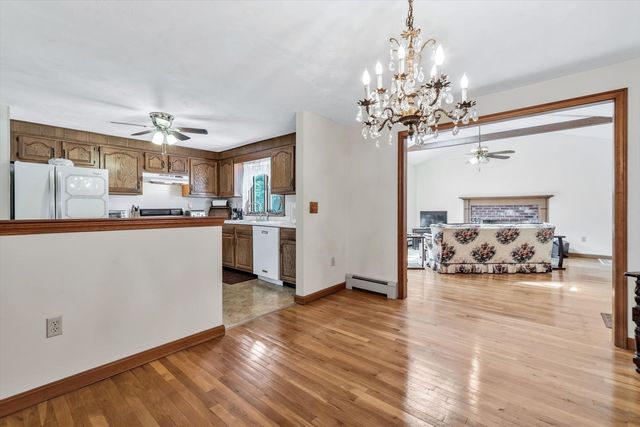 25 Wiley Post Lane, Falmouth, MA 02536