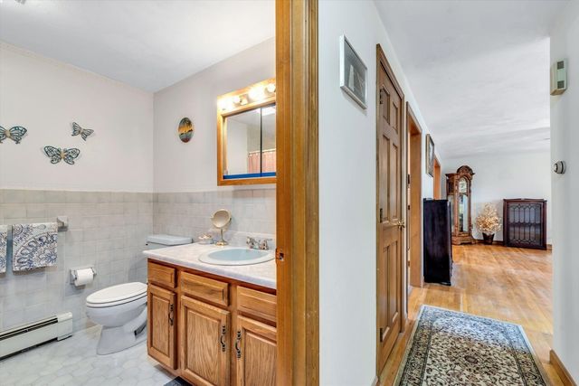 25 Wiley Post Lane, Falmouth, MA 02536