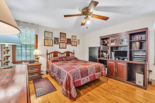 25 Wiley Post Lane, Falmouth, MA 02536