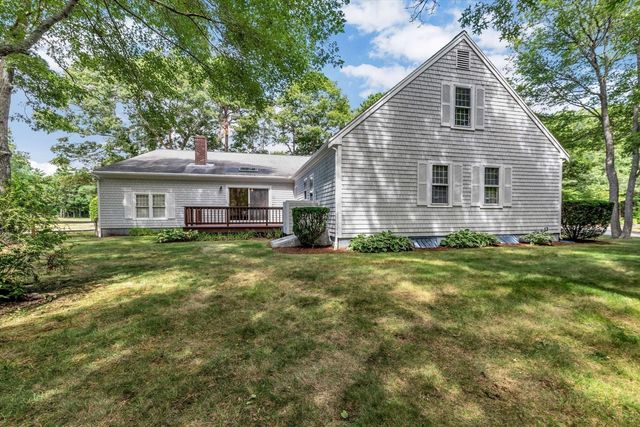 25 Wiley Post Lane, Falmouth, MA 02536