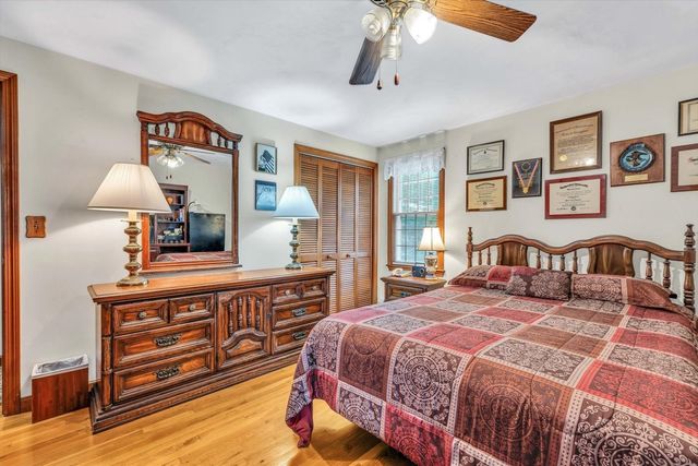 25 Wiley Post Lane, Falmouth, MA 02536