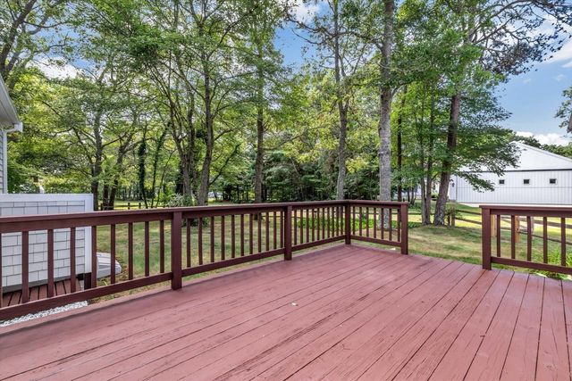 25 Wiley Post Lane, Falmouth, MA 02536