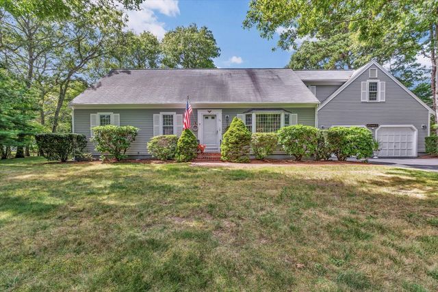 25 Wiley Post Lane, Falmouth, MA 02536