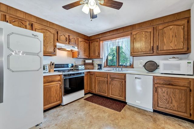 25 Wiley Post Lane, Falmouth, MA 02536