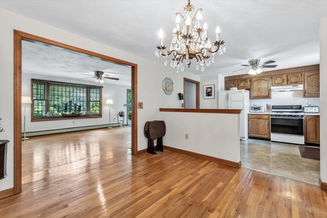 25 Wiley Post Lane, Falmouth, MA 02536