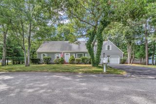 25 Wiley Post Lane, Falmouth, MA 02536