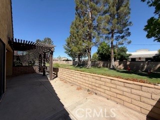 19218 Elm Drive, Apple Valley, CA 92308