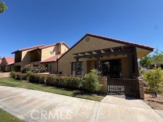 19218 Elm Drive, Apple Valley, CA 92308