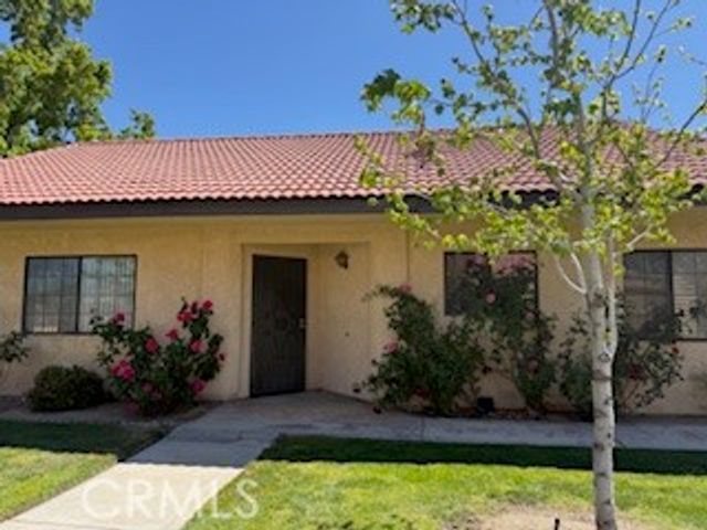 19218 Elm Drive, Apple Valley, CA 92308