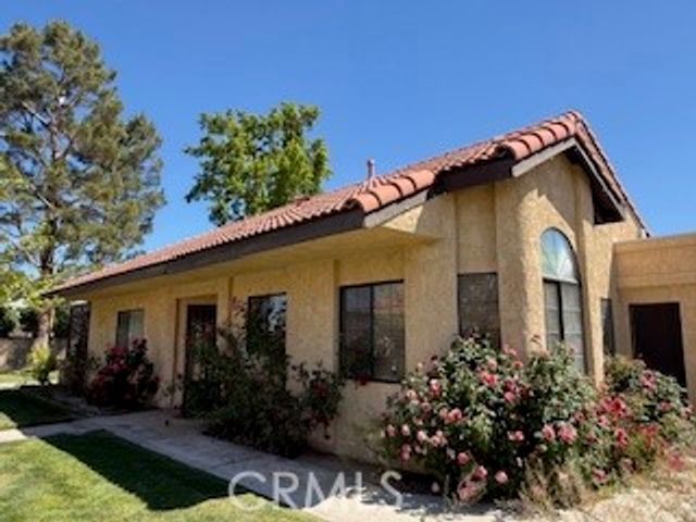 19218 Elm Drive, Apple Valley, CA 92308