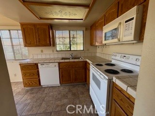 19218 Elm Drive, Apple Valley, CA 92308