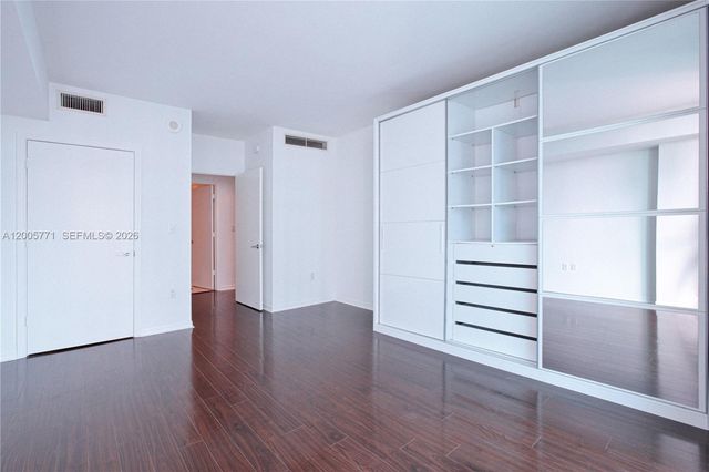 500 Brickell Ave 3604, Miami, FL 33131