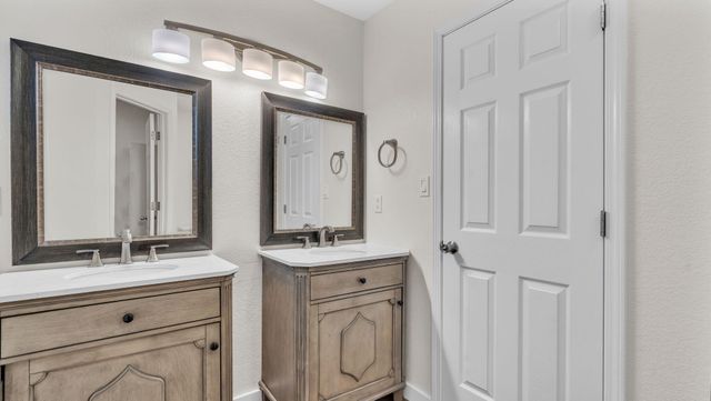 7823 Desert Springs Court SW, Albuquerque, NM 87121