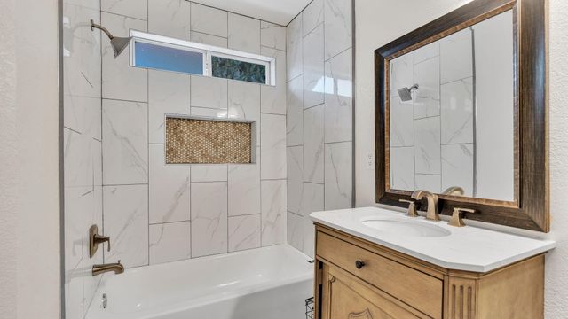 7823 Desert Springs Court SW, Albuquerque, NM 87121