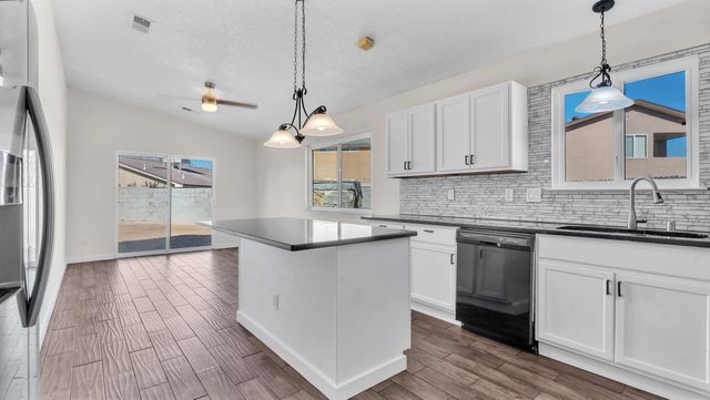 7823 Desert Springs Court SW, Albuquerque, NM 87121