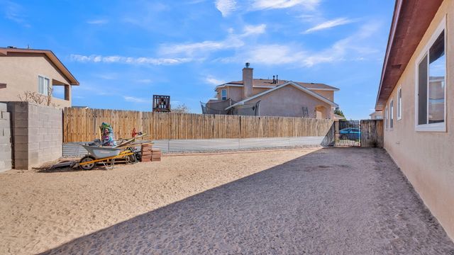 7823 Desert Springs Court SW, Albuquerque, NM 87121