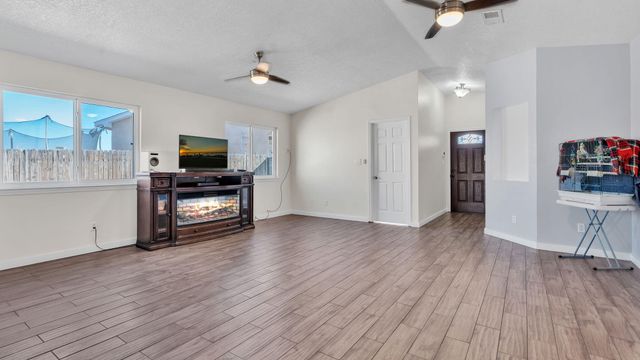 7823 Desert Springs Court SW, Albuquerque, NM 87121