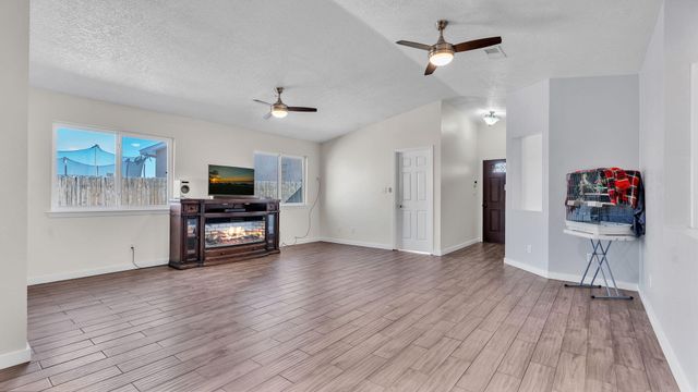 7823 Desert Springs Court SW, Albuquerque, NM 87121