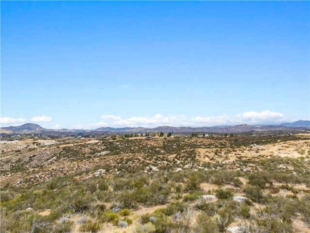1 Gray Squirrel, Temecula, CA 92592