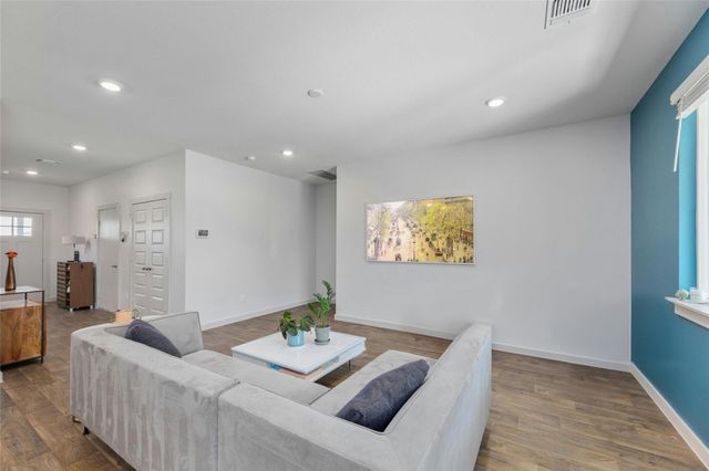 202 Big Sandy Creek DR, Hutto, TX 78634