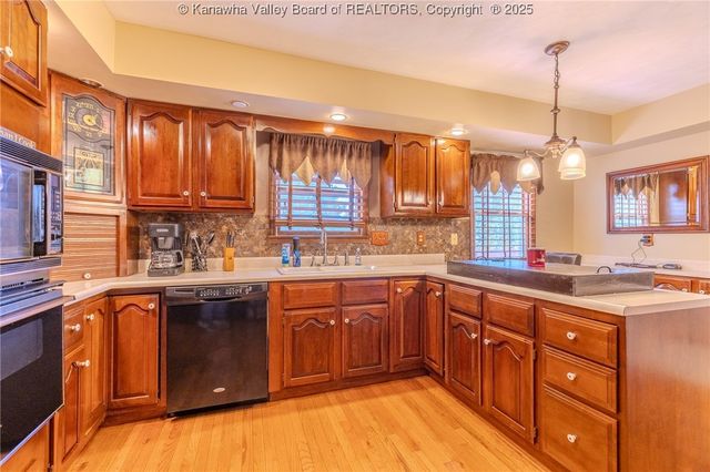 3 Charlo Acres Drive, Hurricane, WV 25526