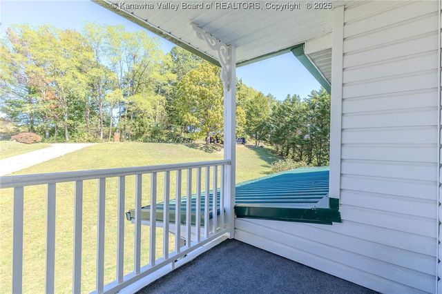 3 Charlo Acres Drive, Hurricane, WV 25526