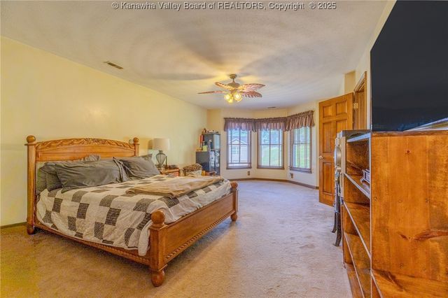 3 Charlo Acres Drive, Hurricane, WV 25526