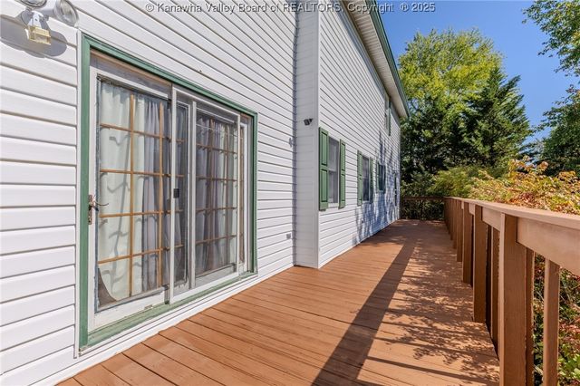 3 Charlo Acres Drive, Hurricane, WV 25526