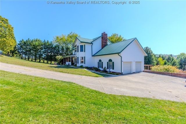 3 Charlo Acres Drive, Hurricane, WV 25526