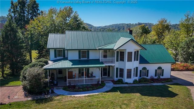 3 Charlo Acres Drive, Hurricane, WV 25526