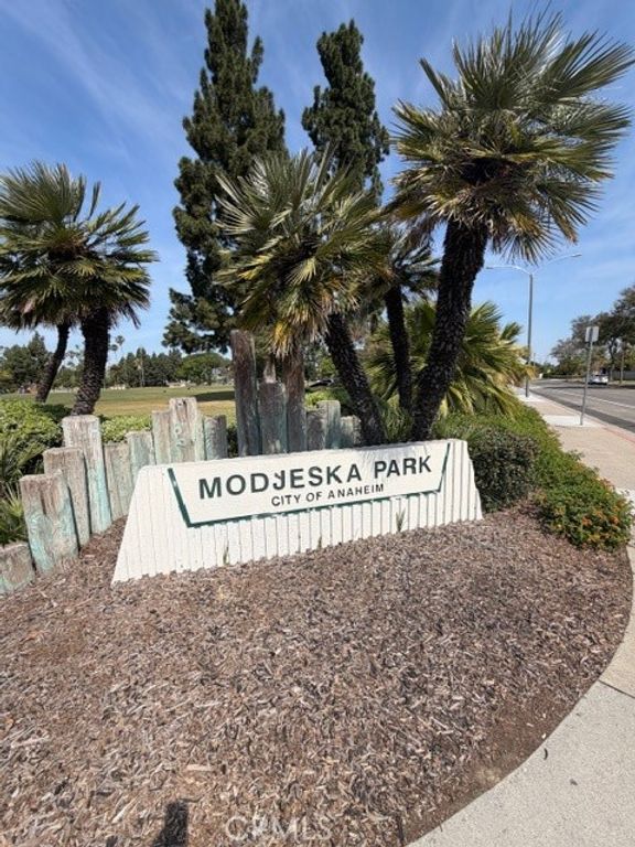 Image 30 of property listing at 1935 W Chanticleer, Anaheim, CA 92804