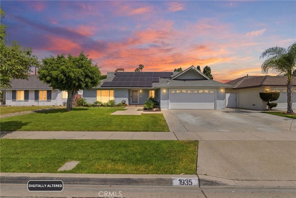 Image 33 of property listing at 1935 W Chanticleer, Anaheim, CA 92804
