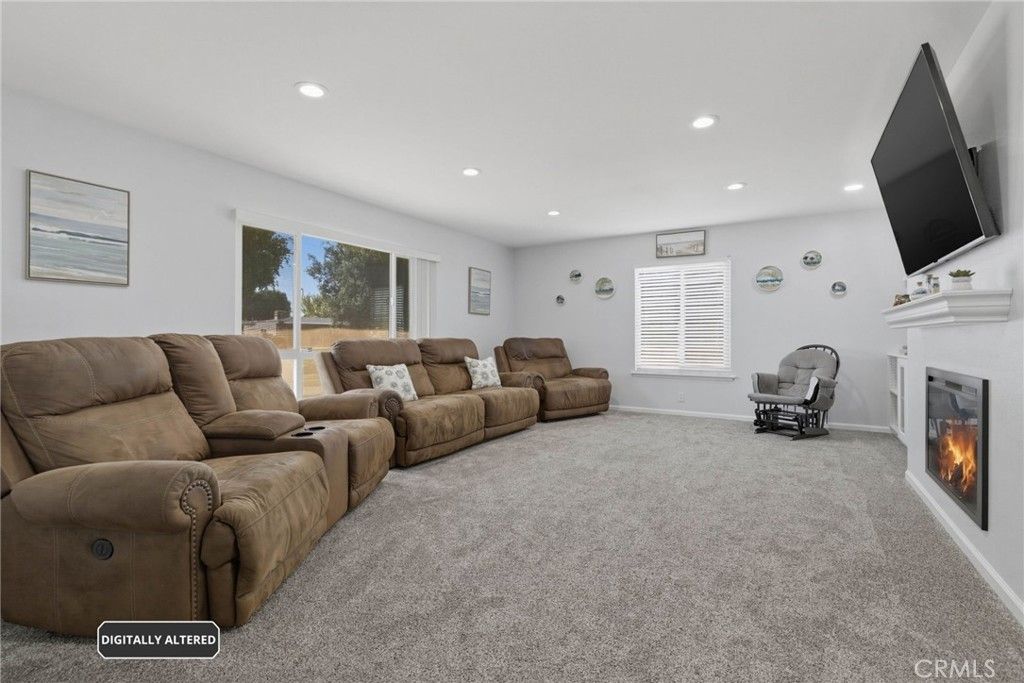 Image 4 of property listing at 1935 W Chanticleer, Anaheim, CA 92804