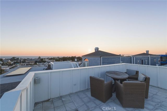 715 2nd, Hermosa Beach, CA 90254
