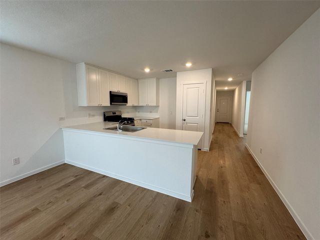 101 Silent Sky LN, Hutto, TX 78634