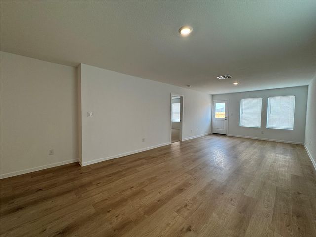 101 Silent Sky LN, Hutto, TX 78634