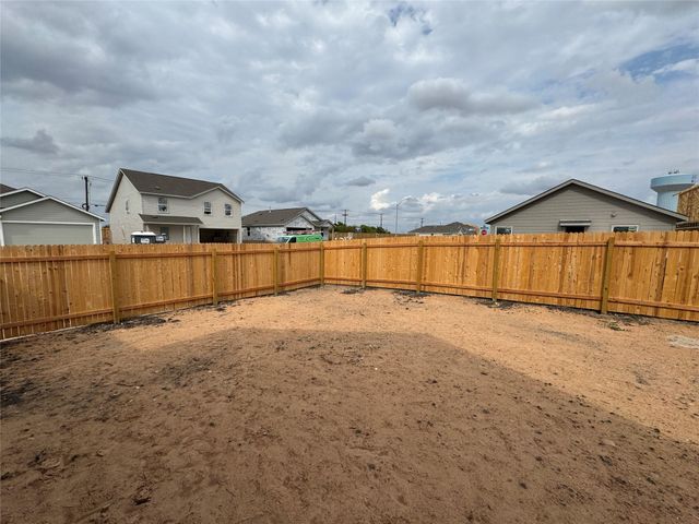 101 Silent Sky LN, Hutto, TX 78634