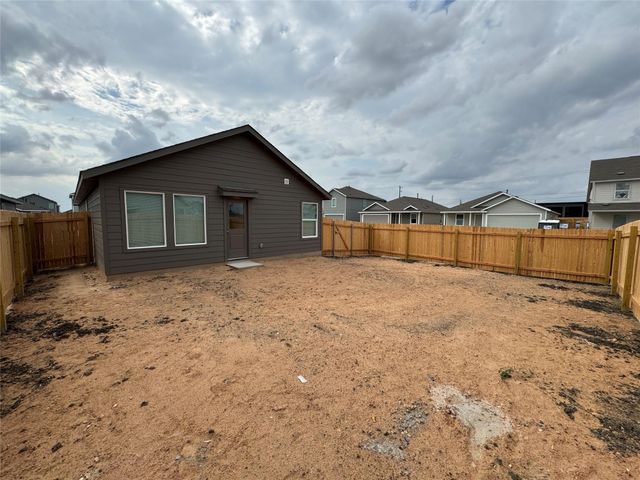 101 Silent Sky LN, Hutto, TX 78634