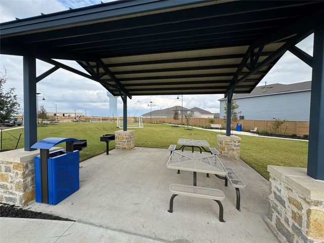 101 Silent Sky LN, Hutto, TX 78634