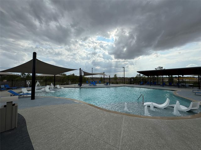 101 Silent Sky LN, Hutto, TX 78634