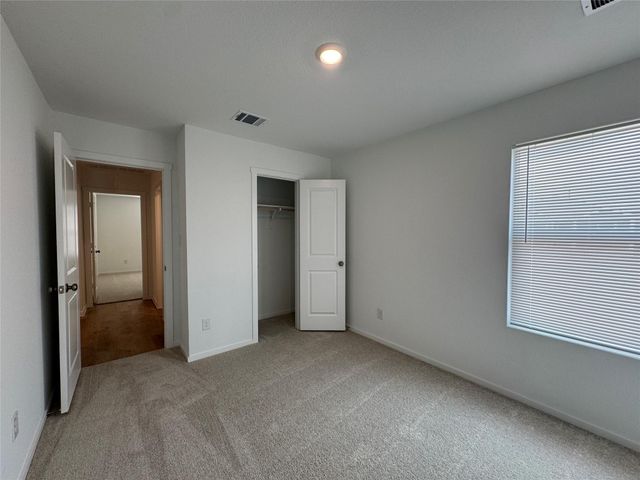 101 Silent Sky LN, Hutto, TX 78634