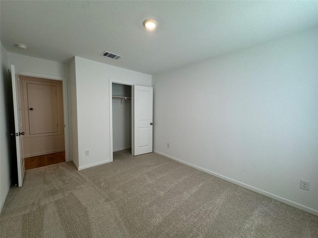 101 Silent Sky LN, Hutto, TX 78634