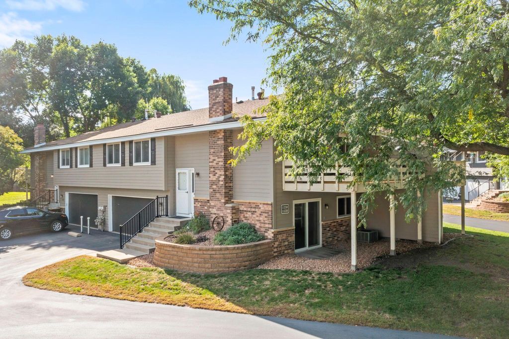 11236 Vessey Circle, Bloomington, MN 55437 — photo 2