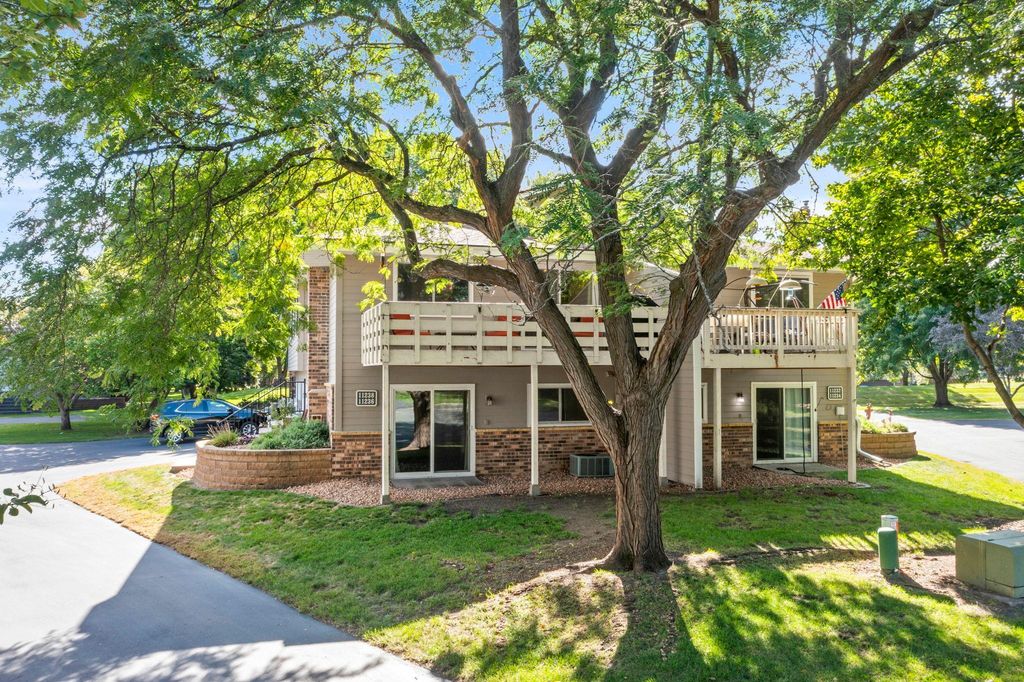 11236 Vessey Circle, Bloomington, MN 55437 — photo 4