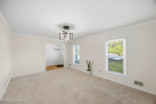 8902 Wooded Glen Rd, Louisville, KY 40220