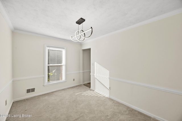 8902 Wooded Glen Rd, Louisville, KY 40220