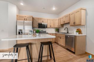 2802 S Broek Dr, Sioux Falls, SD 57106