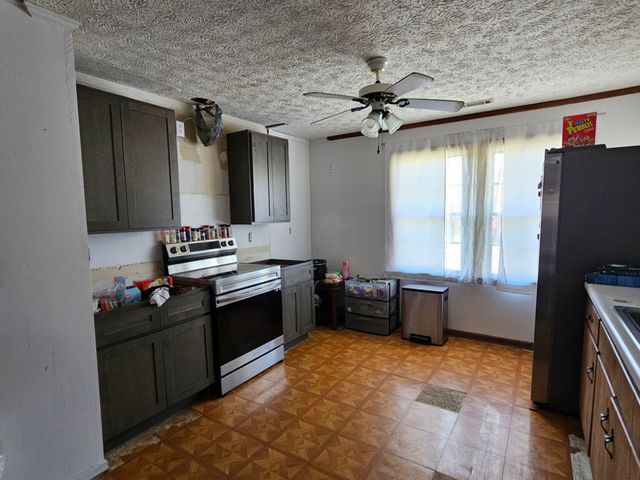 210 Twin Oaks Rd, Mcminnville, TN 37110