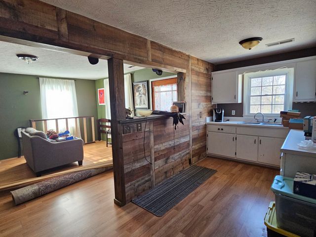 210 Twin Oaks Rd, Mcminnville, TN 37110